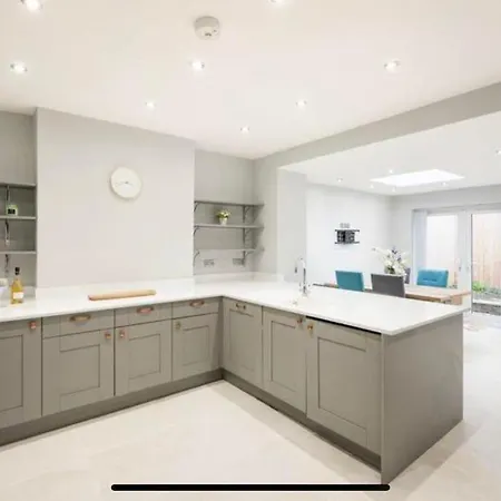 Three Storey Clifton Town House Bristol Exterior photo