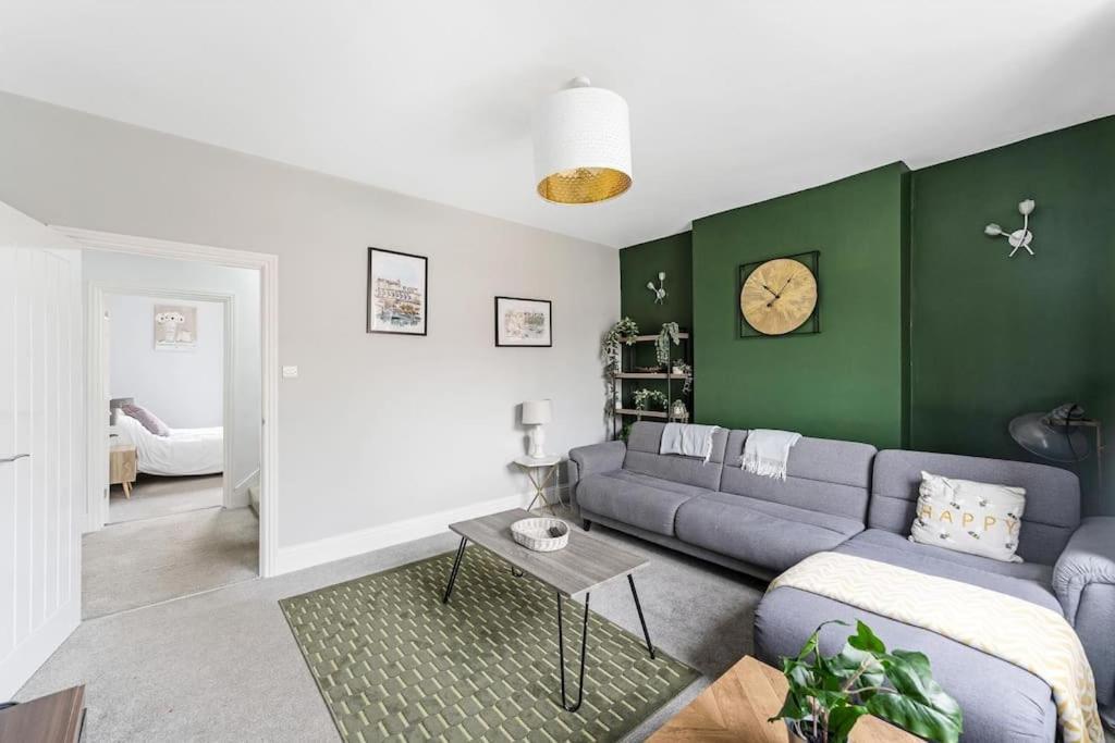 Holiday home Three Storey Clifton Town House *